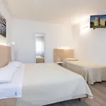Hotel Albània 3*
