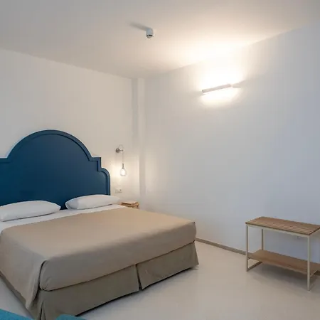 Отель Albania 3*